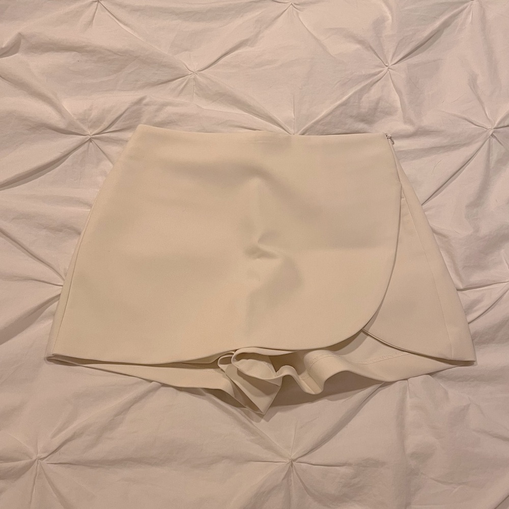 Zara Ecru Skort Size M